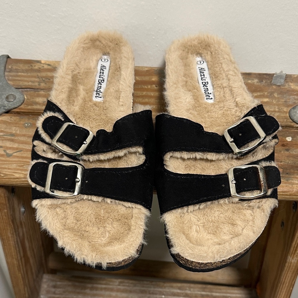 Alexis Bendel Cozy Faux Fur Slippers Black Tan Buckle Slide Size 7 Like New